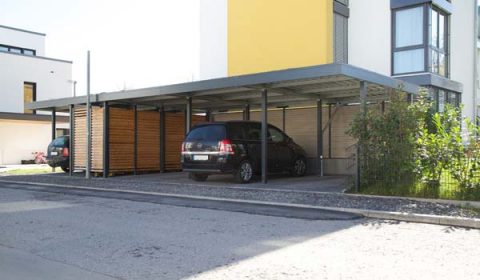 Beispiel-Nr. STRC19    Reihencarport für 4 PKW. Außerdem wurde noch eine 2-Rad Garage integriert. 