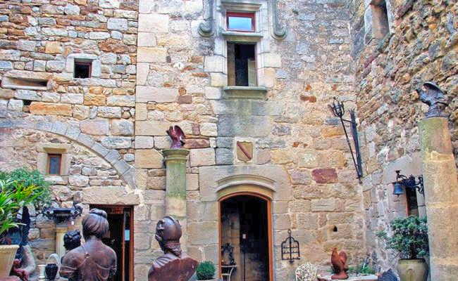 Vinezac, village médiéval de caractère en sud Ardèche