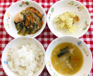 10/15　ご飯　豚汁　魚の野菜あんかけ　ベイクドじゃが