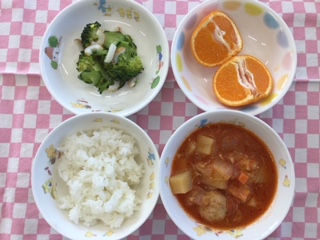 12/19　ご飯　ミートボールのトマトシチュー　みかん