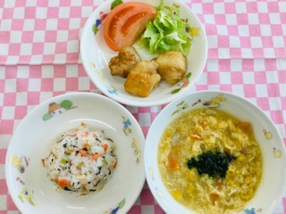 11/18　菜飯　元気スープ　鶏の唐揚げ　生野菜　ミニゼリー