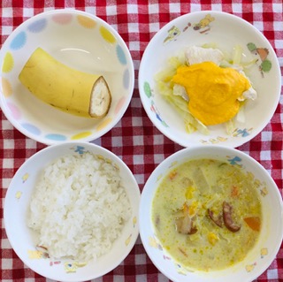 3/27　ごはん　鶏ささみのにんじんドレッシング　ミルクスープ　バナナ