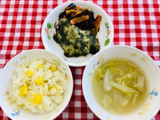 12/8　さつま芋ごはん　みそ汁　魚の磯辺焼き　ひじきの煮物