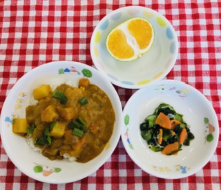 9/30　野菜カレー　和風サラダ　オレンジ