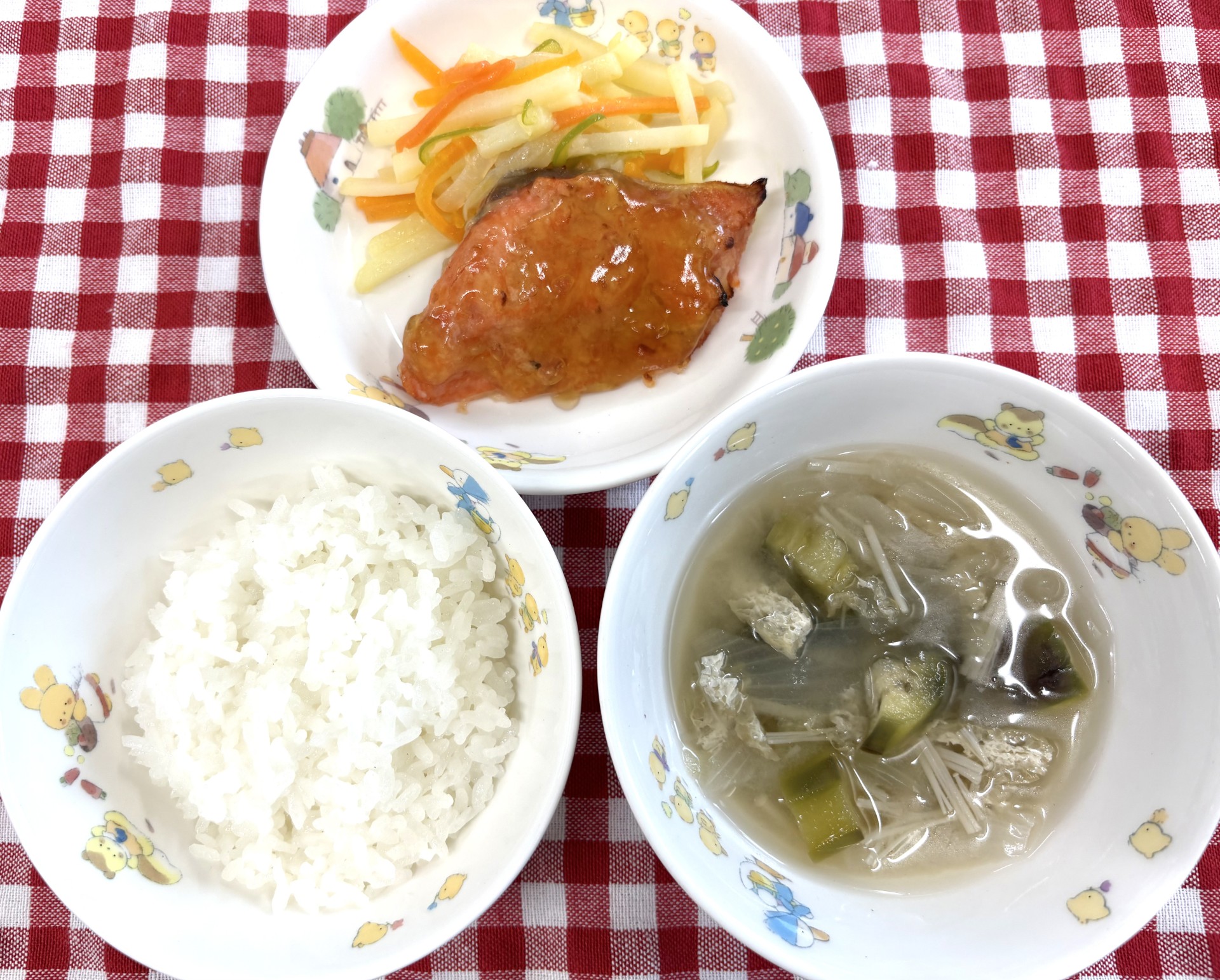 7/24  ご飯  みそ汁  鮭の照り付け  じゃが芋炒め