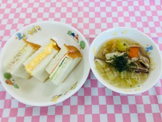 １/２７卵サンド  ツナサンド  チーズサンド  ベーコンスープ