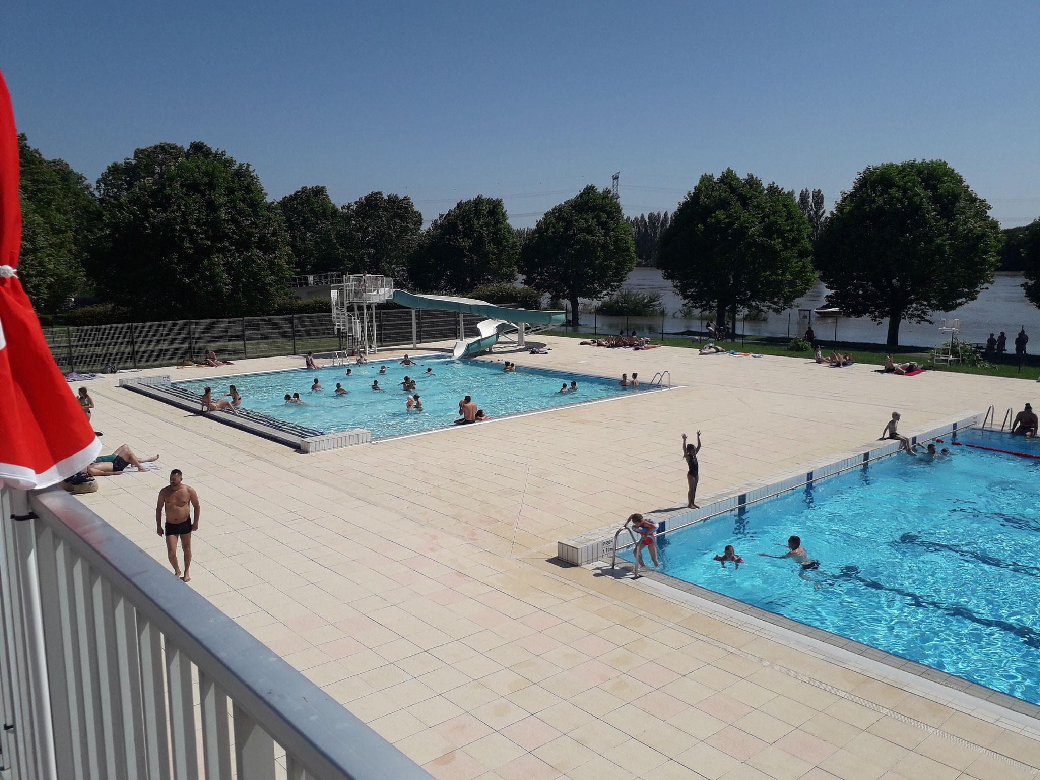 Günstiger Campingplatz mit Swimmingpool.