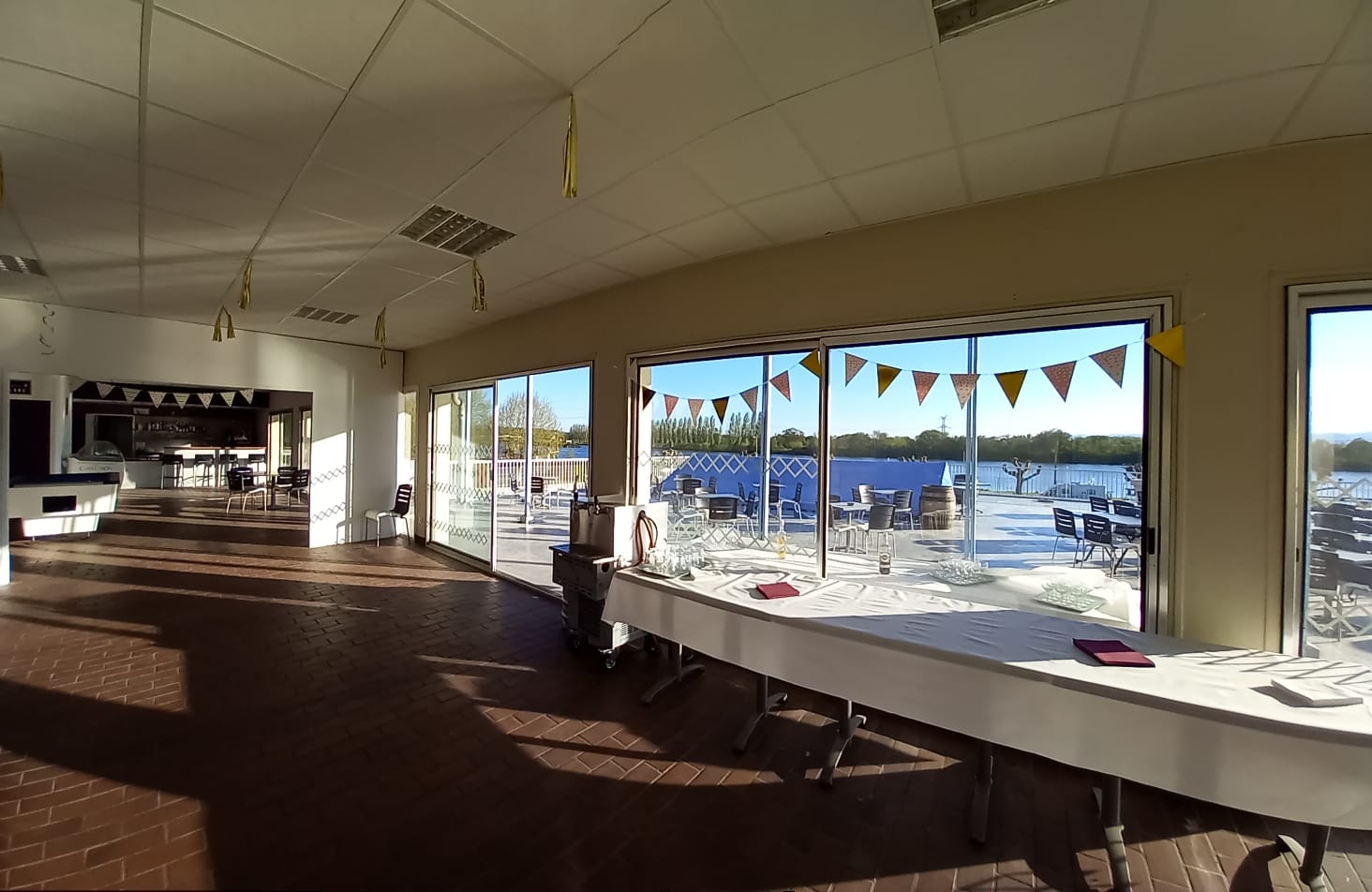 Salle de Groupe avec repas 