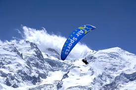 Parapente dans les Alpes