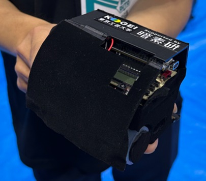 【製品活用事例】赤外線吸収シートファインシャット極XXでロボット相撲に「ステルス」革命を！東京工芸大学の挑戦に密着
