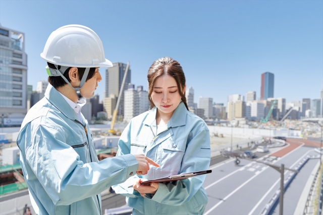 営業所の専任技術者は現場の配置技術者になれるのか（2024建設業法改正追記）