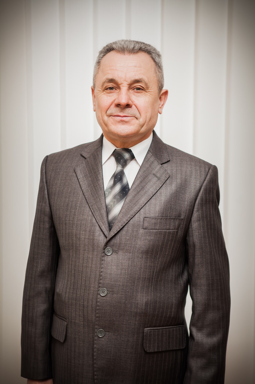 Микола Протас -  викладач по класу кларнета, викладач вищої категорії, викладач-методист.