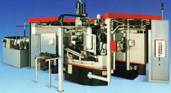 Machine-outils avec ses nombreux agrégats (courtoisie de Posalux SA)