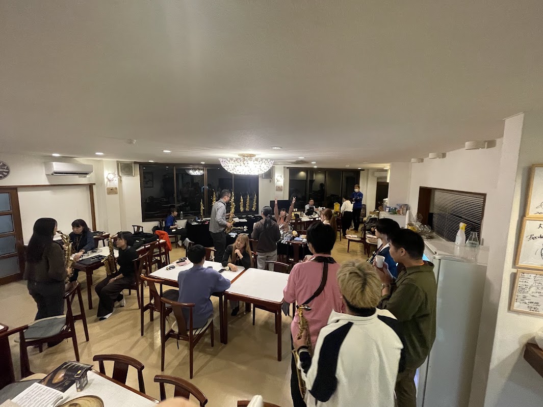 夜更けまで試奏は続く・・・