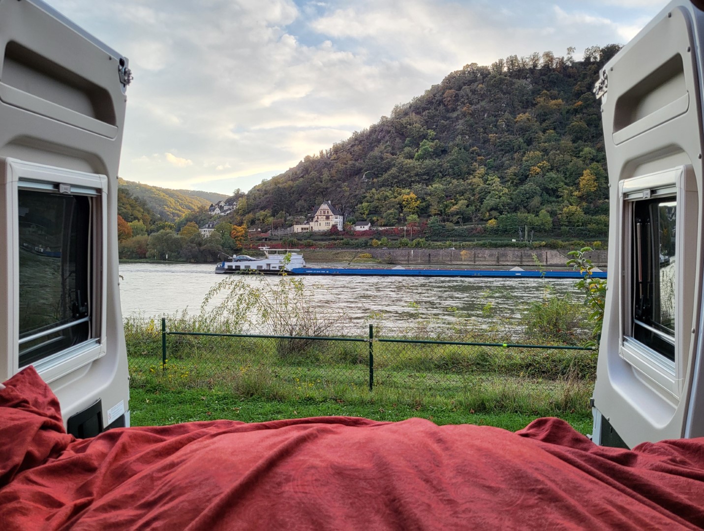 Wozu Campervan? Explore the world...
