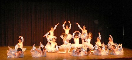 les petites danseuses classiques vous saluent.