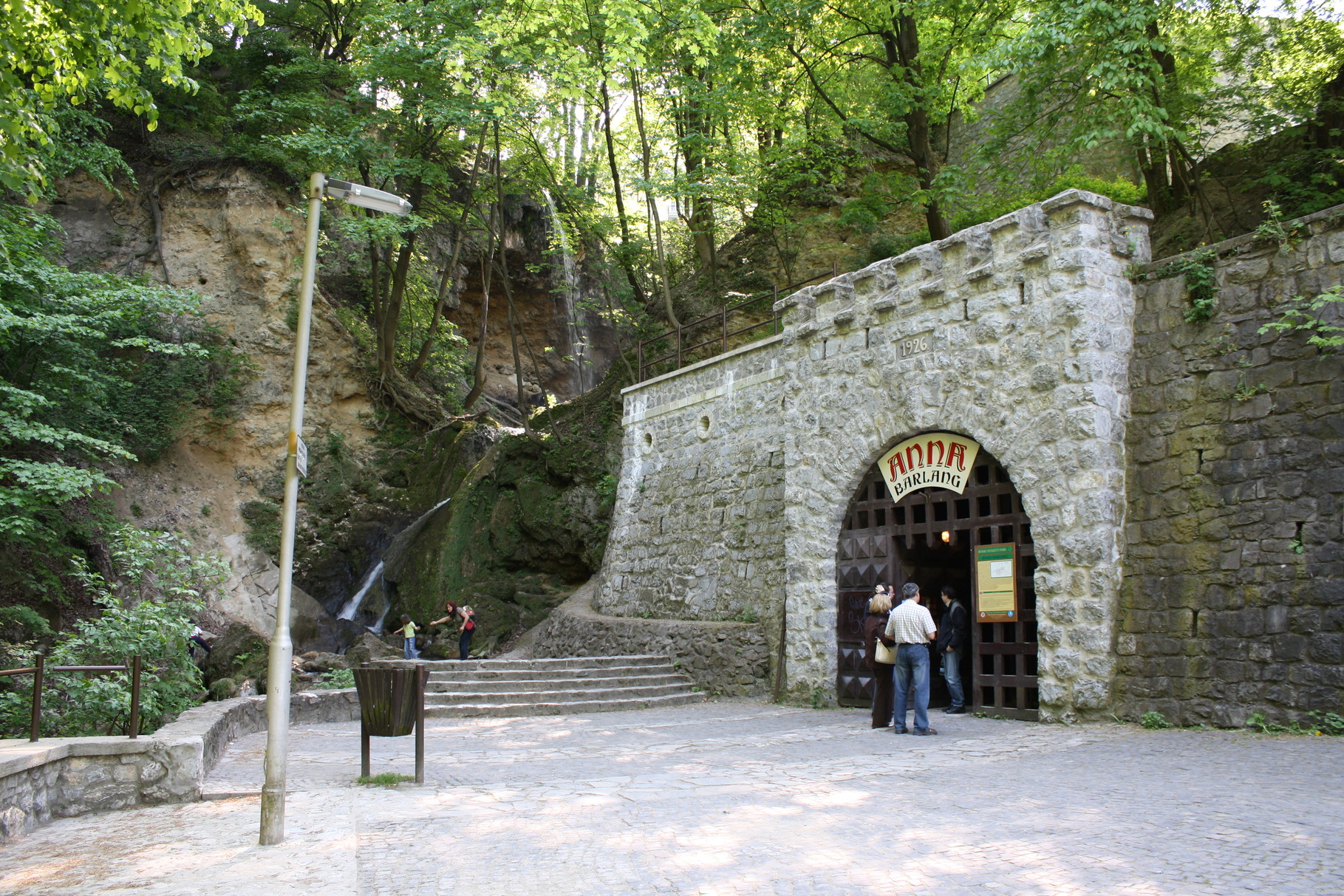 Anna cave