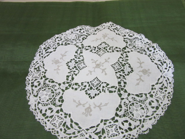 17レース、ドイリー - アンティークオリーブ olive｜広島市安佐南区