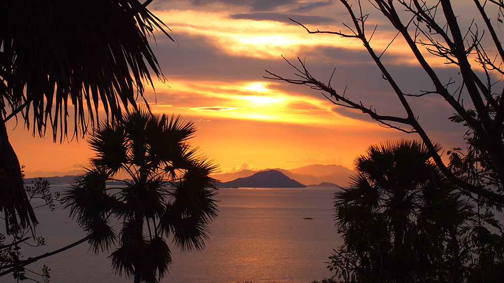 bound for eden, eva marie lobmaier, travel photography, sunset, labuanbajo