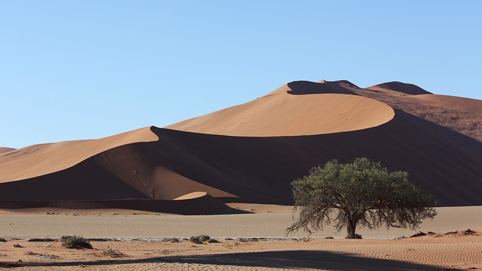 2014-Feb-24 The oldest dunes in the world - Sossusvlei, Namibia