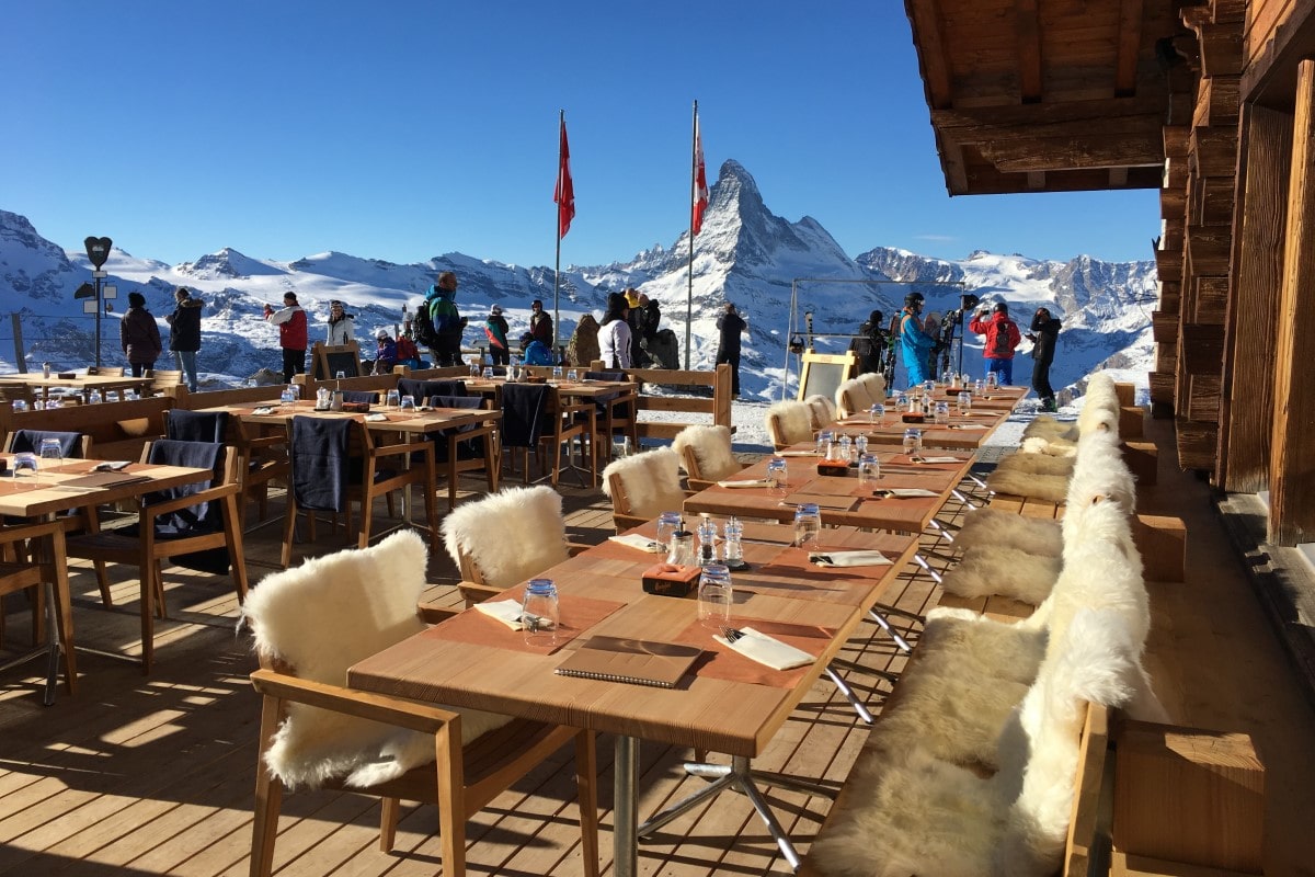 Elite Flights, Gourmetflug, Ristorante Pizzeria Rothorn, Zermatt, fliegen Sie mit dem Helikopter zu einem Restaurant