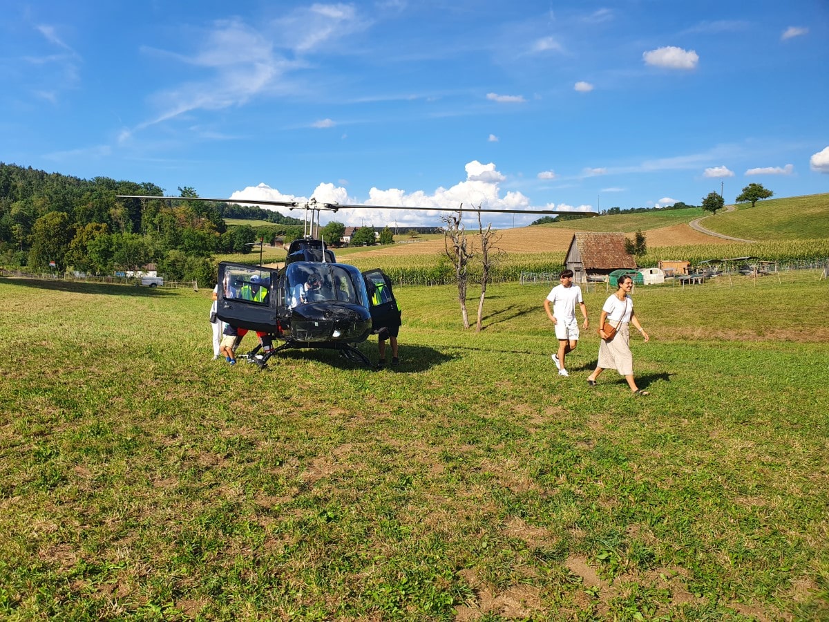 Elite Flights, Bell 206 Jet Ranger, HB-ZPZ, village festival Bennwil 2022, Helicopter Scenic Flight, Helicopter Flight low cost