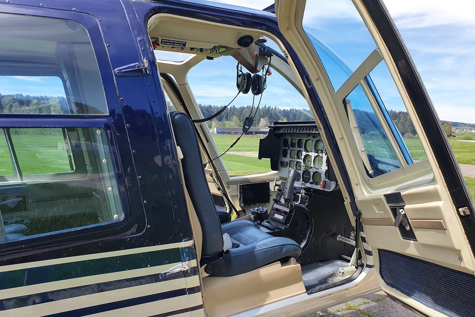 Elite Flights, Bell 206 Jet Ranger, HB-XXO, Flotte Luzern-Beromünster, Front Seat View, LSZO
