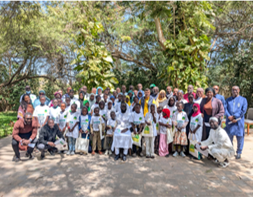 RSE- Rencontre entre les élèves de Gouye mouride/Quartier cheikh et leurs parrains et marraines collaborateurs de SOCOCIM Industries