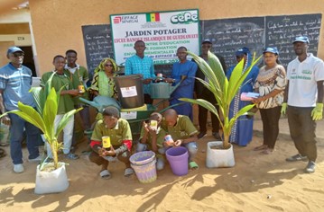 RSE- EIFFAGE Sénégal : Parrainage « Bois d’Ecole » avec remise de Dons d’Equipements