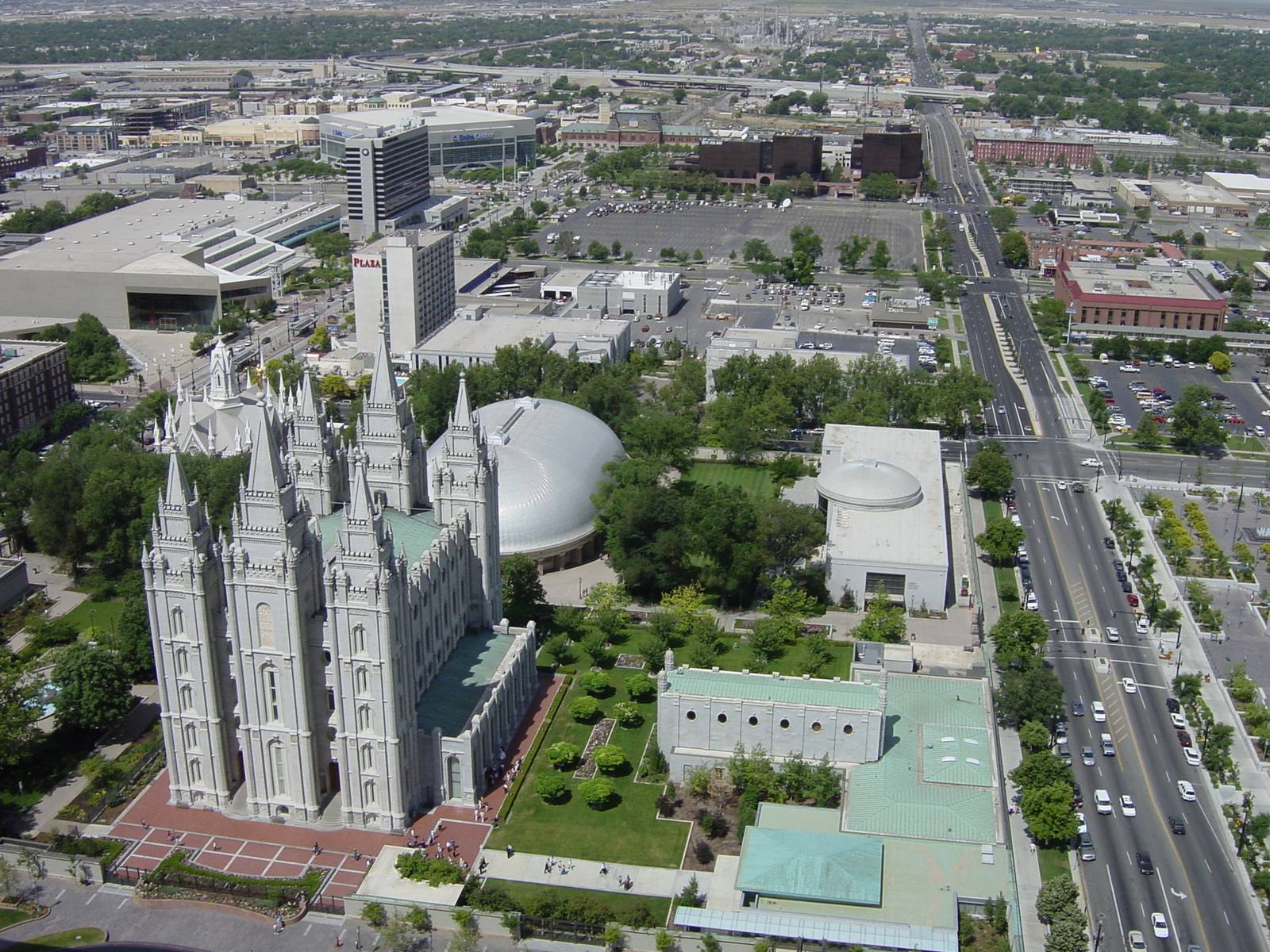 Blick vom Dach des Church Office Building zum Temple Square