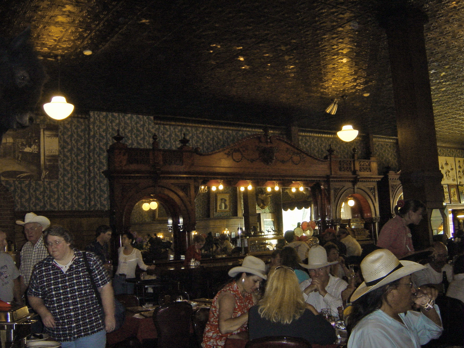 "$100.000-Bar" im Irma Hotel