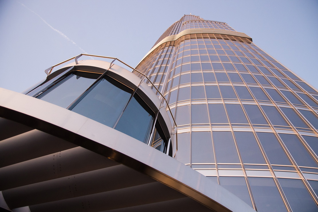 828м. великолепное здание Бурдж-Халифа! Впечатляет и поражает своим совершенством! Вид со смотровой площадки: 125этажа!
