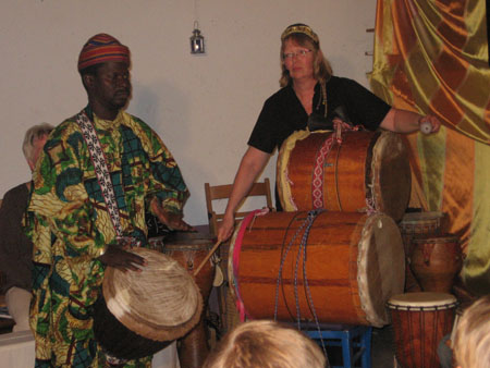 Auftritt: Kleines Afrikanisches Fest, Steinach