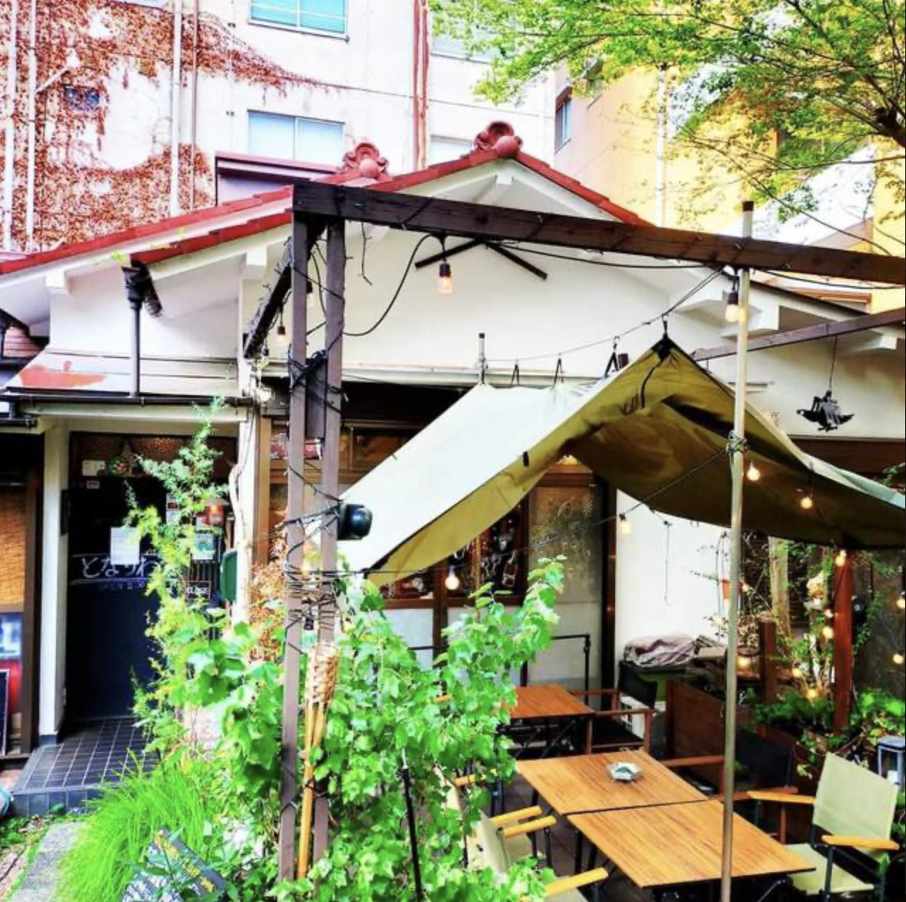 アウトドアダイニング となりわ HP