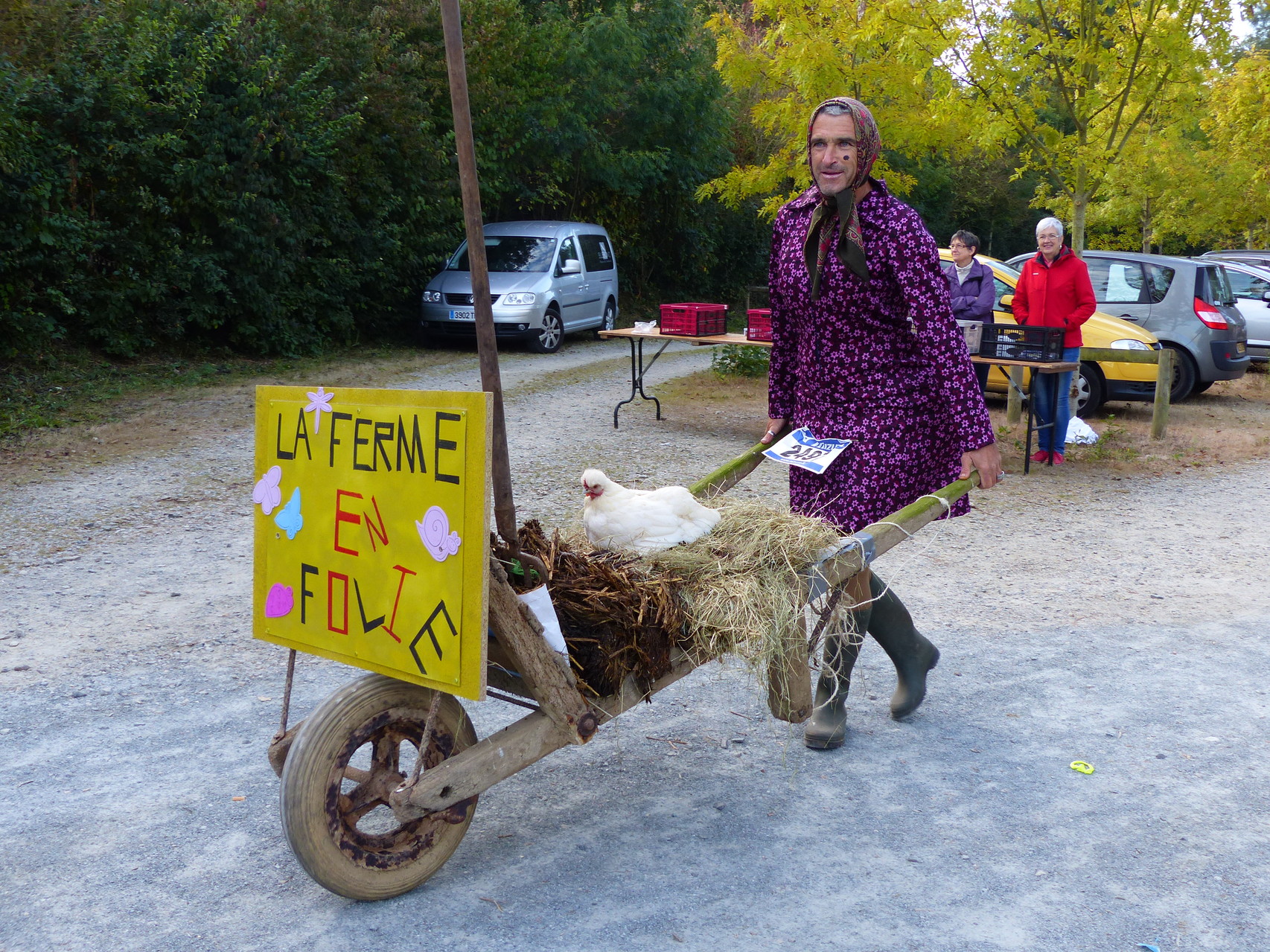 Et oui, même la ferme s'invite. Pour la poule, ce sera en 1h20. Mr le fermier ; C'est les 80 ans de BB aujourd'hui