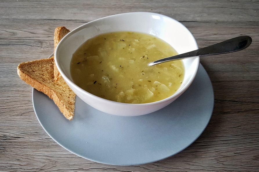 Einfache vegane Zwiebelsuppe - Der Stadtrand-Blog