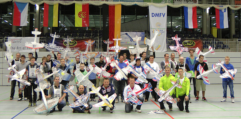 Gruppenbild offene DM Indoor Kunstflug in Nordhorn 09-10.11.2013