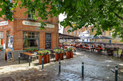 Straßencafe in Brüssel frau & vermögen Ute R. Voß
