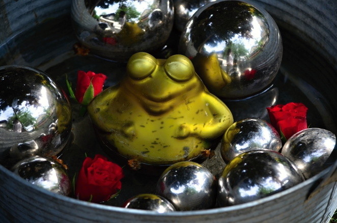 Deko für den Teich, Schwimmkugeln, Schwimmfrosch, Schwimmglas für