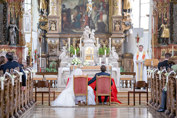 Hochzeit im der Kirche Weissenau in Ravensburg mit Dekoration von Efi