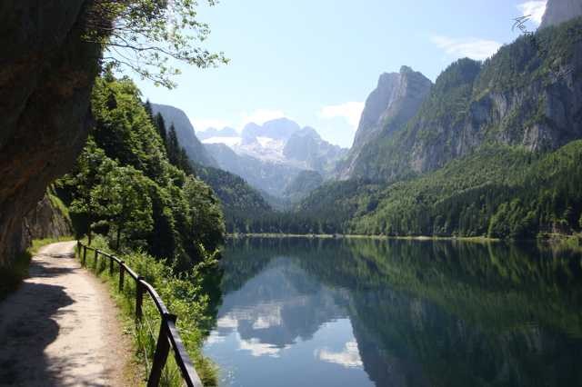 Vordere Gosausee with view to Hallstein glacier