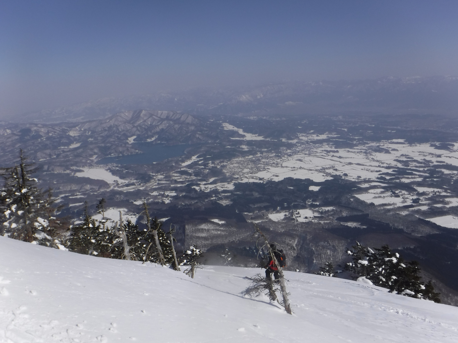 13:30　山頂より東尾根上部を目指す