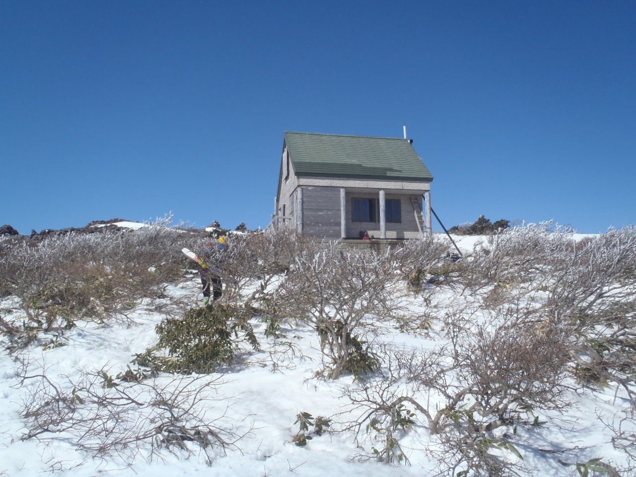 山頂避難小屋