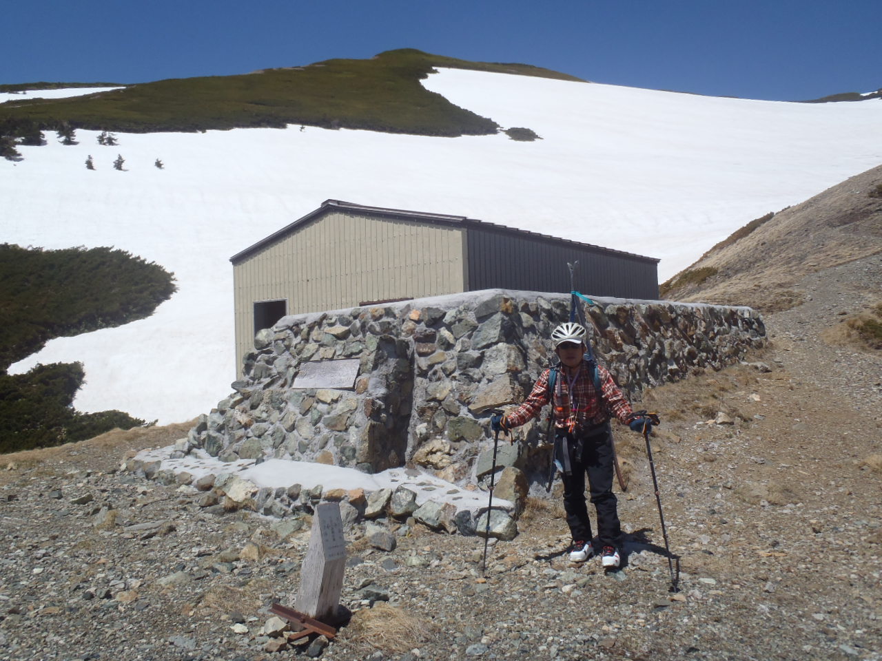 雪倉岳避難小屋