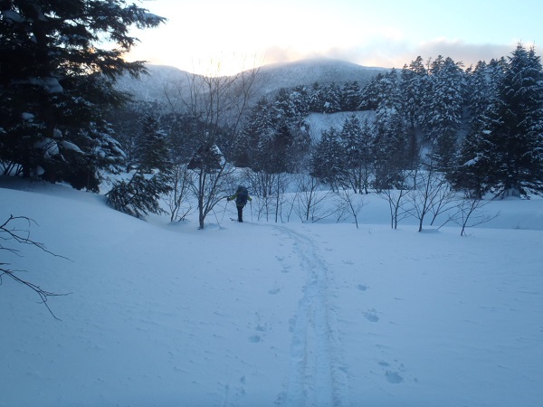 谷地平(中吾妻,継森と谷地平避難小屋)