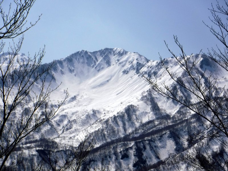 10:00　コルからの昼闇山、カールが招く！