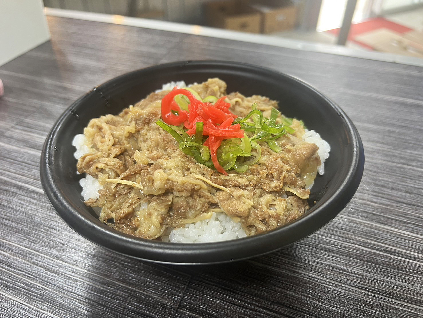 牛丼　中300円(税込)　大400円(税込)［ゆかり弁当］