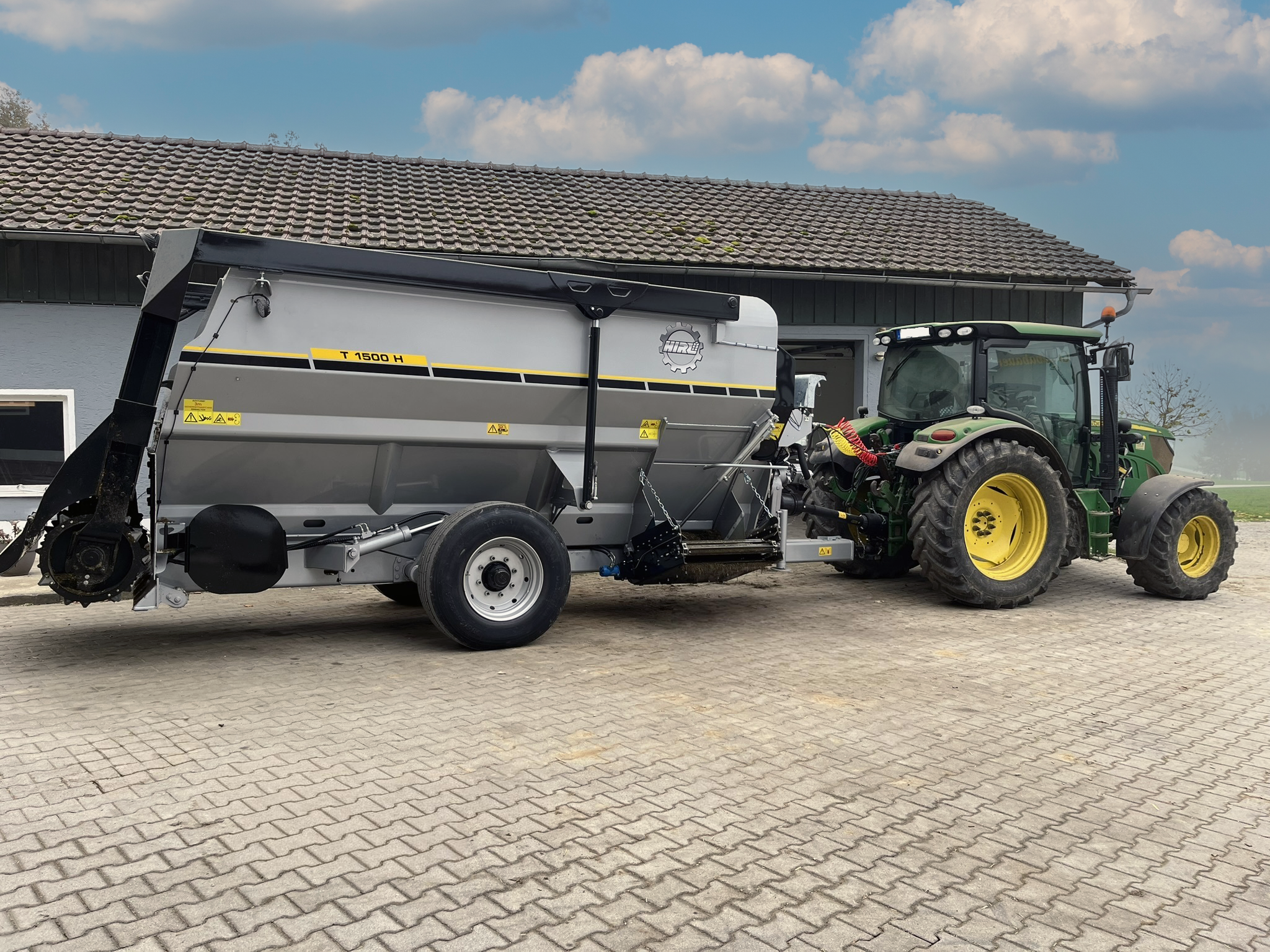 Futtermischwagen Fräsmischwagen Heckfräse Hirl T horizontal Pro