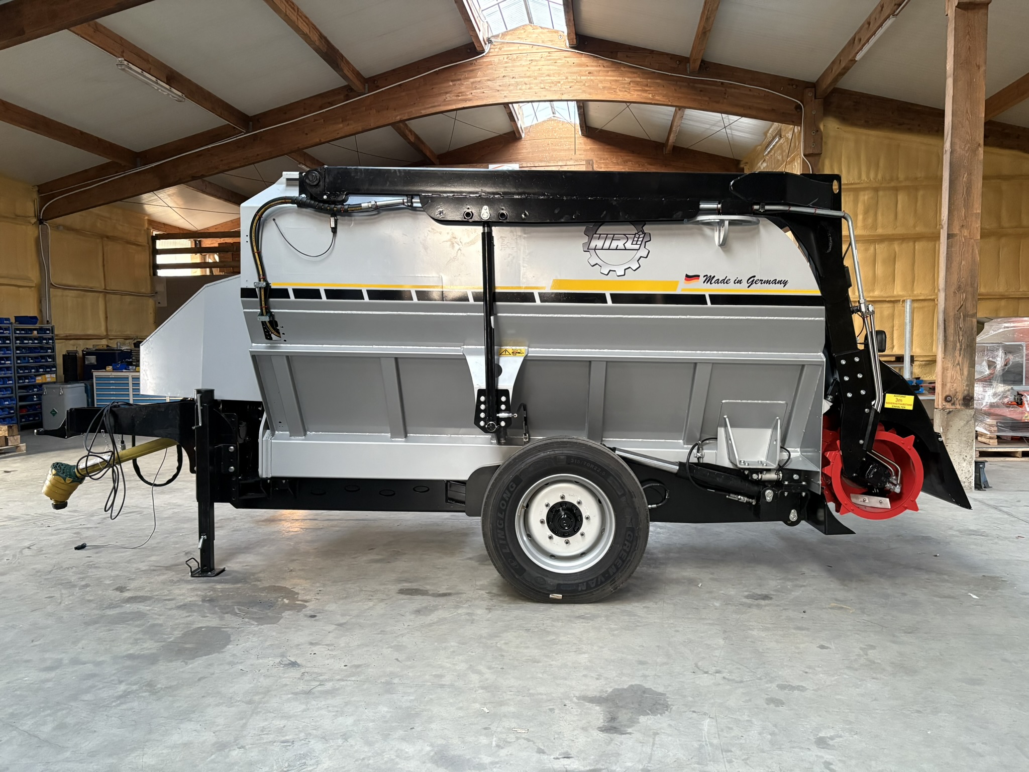 Futtermischwagen Fräsmischwagen Heckfräse Hirl T horizontal Pro