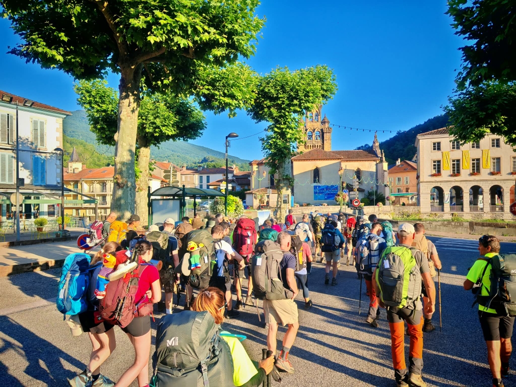 Départ sur la place de Seix